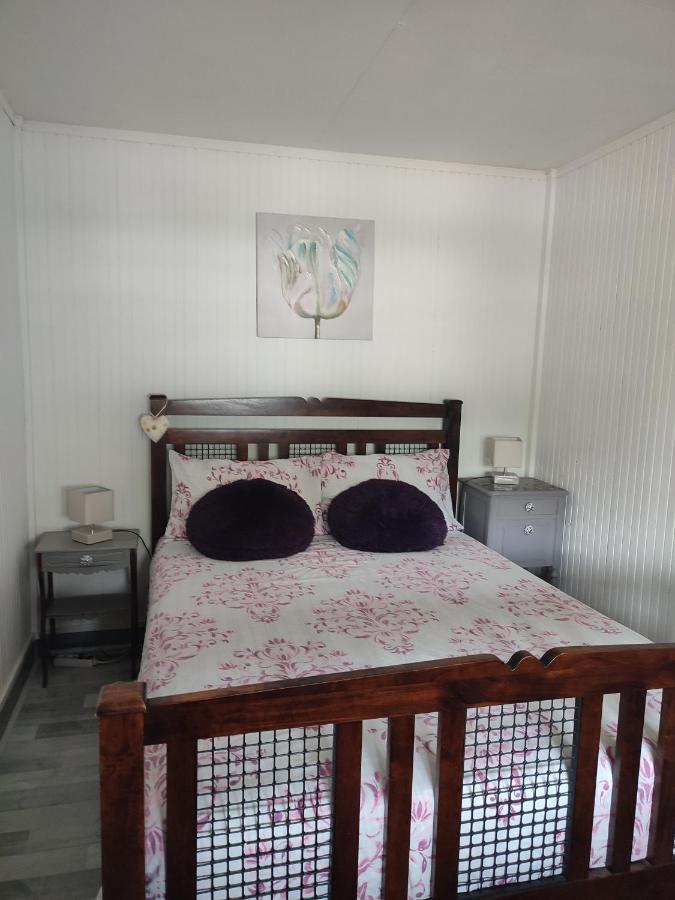 Chalet Dans La Foret....Adorable 1 Bedroom Chalet Surrounded By Woodland Pressignac المظهر الخارجي الصورة